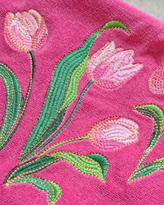 Kosmetyczka aksamitna - tulipany