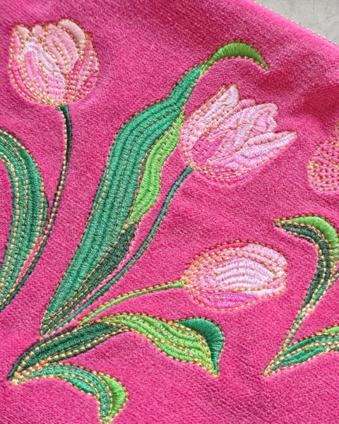 Kosmetyczka aksamitna - tulipany