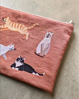 Kosmetyczka lniana, haftowana - koty