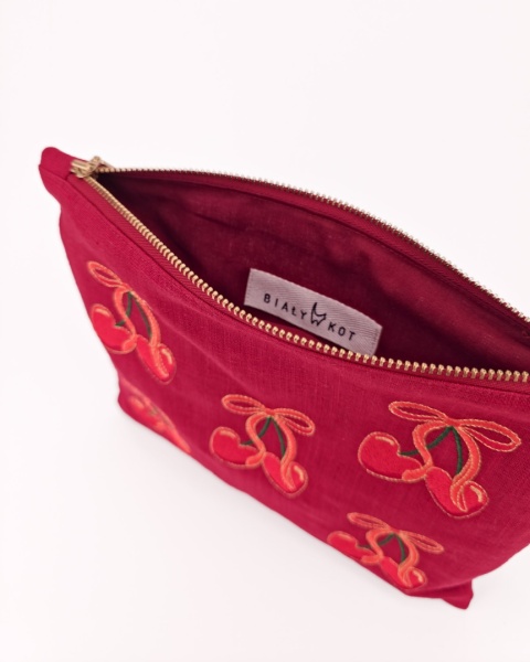 Kosmetyczka lniana, haftowana - wisienki serca